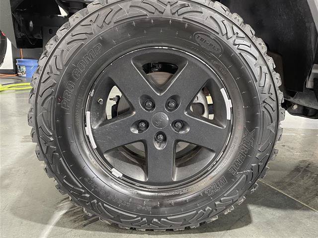 Used 2018 Jeep Wrangler Unlimited Sahara AWD/4WD image 10