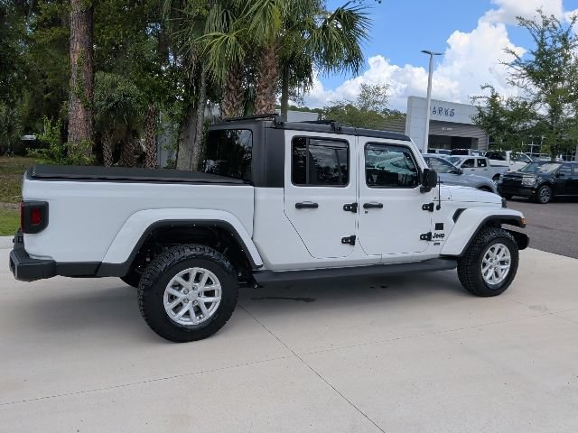 Used 2023 Jeep Gladiator Sport AWD/4WD image 5