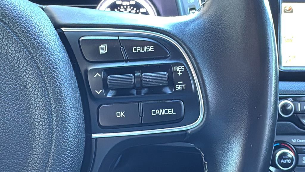 Used 2017 Kia Niro EX image 13