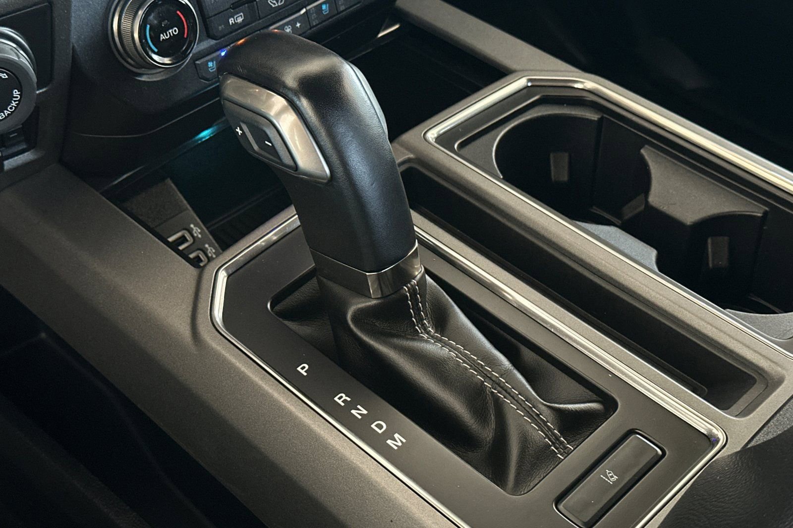 Certified 2019 Ford F150 Raptor w/ Equipment Group 802A Luxury image 20