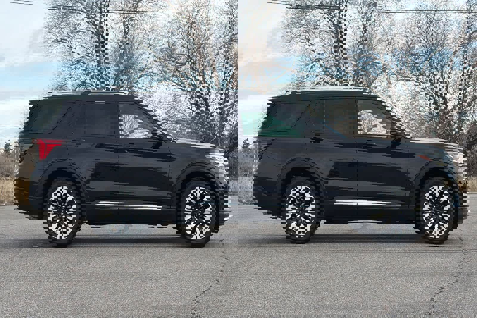 Certified 2025 Ford Explorer Platinum w/ LUX Leather Package image 6