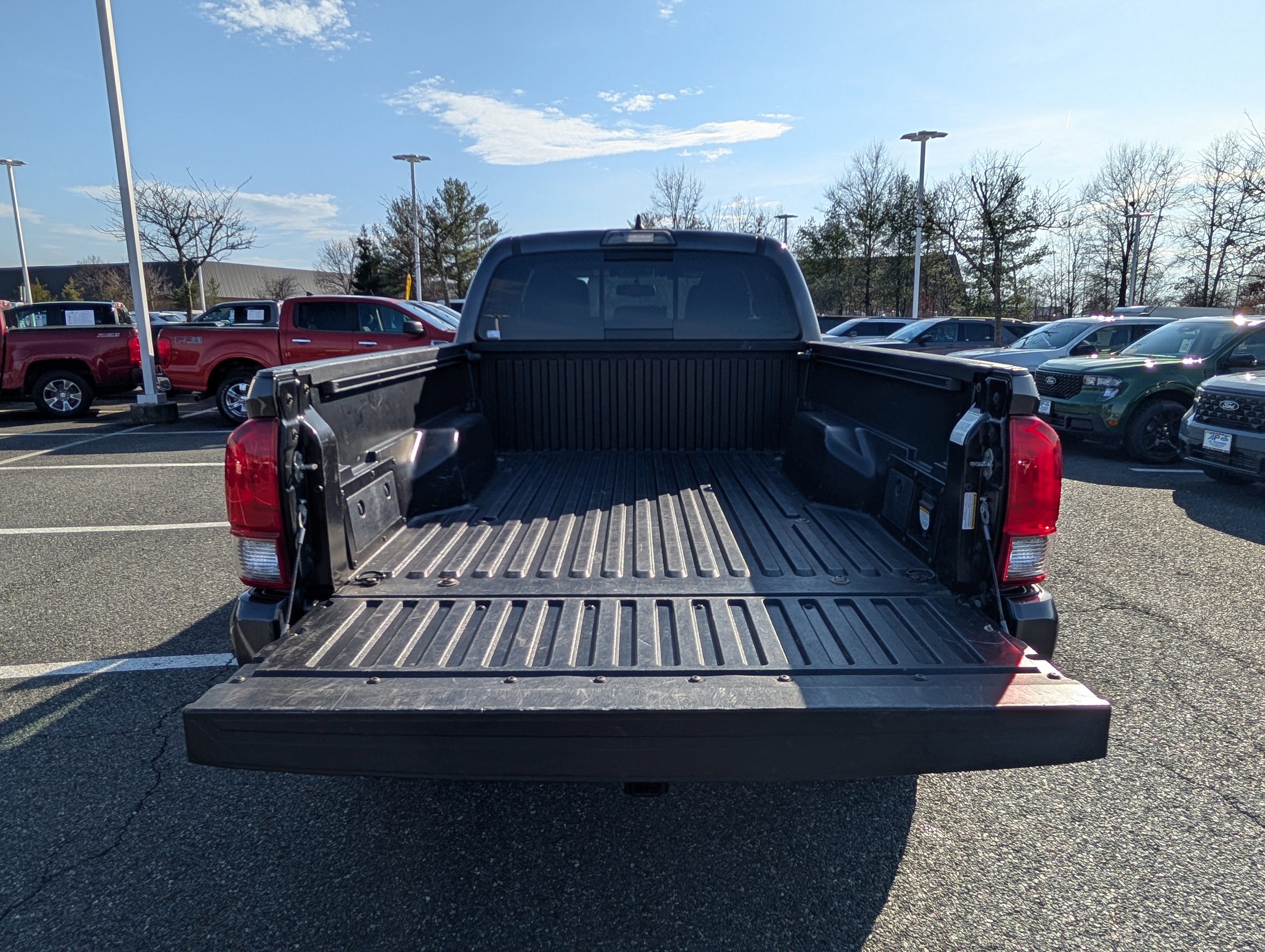 Used 2017 Toyota Tacoma TRD Sport w/ Tow Package image 12