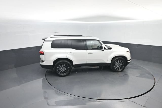 Used 2025 Lexus GX 550 w/ Accessory Package (2T) AWD/4WD image 26