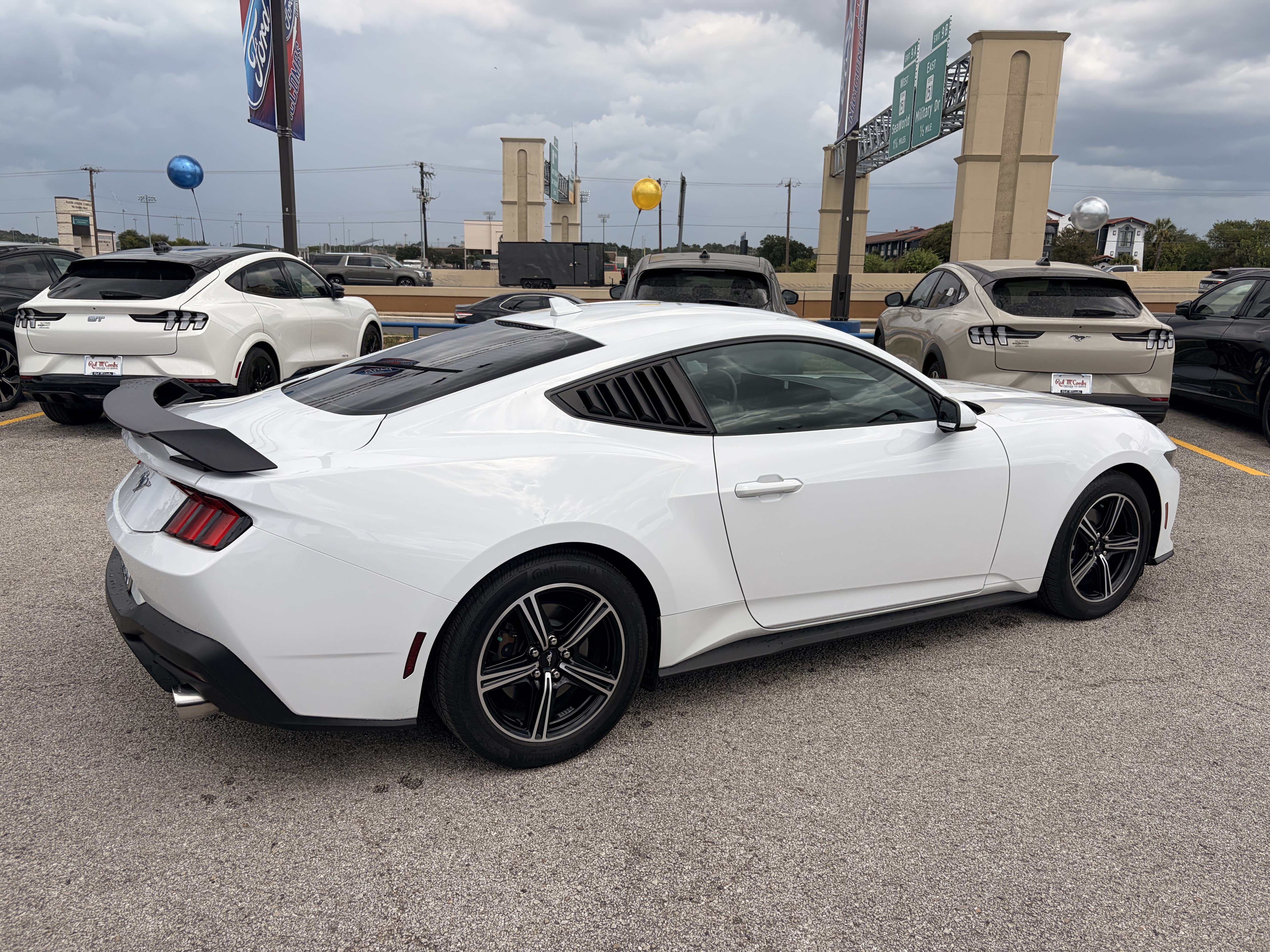 Certified 2025 Ford Mustang Coupe RWD image 3