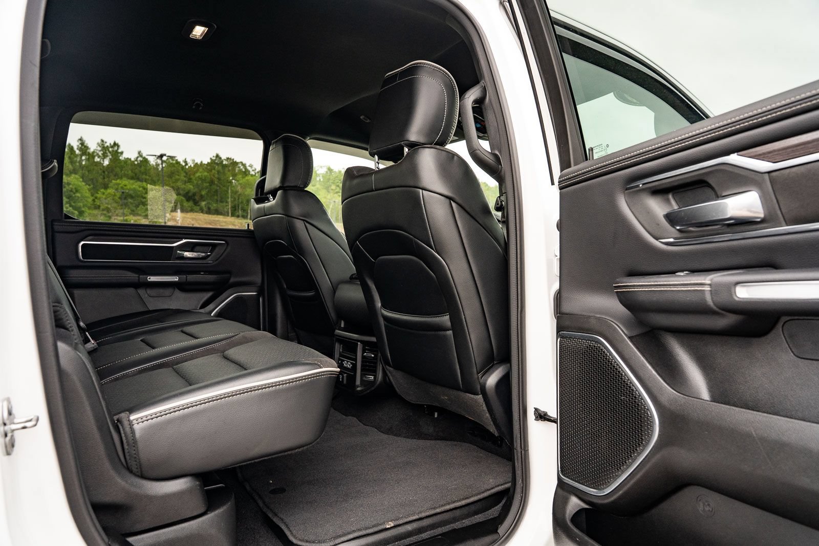 Used 2025 RAM 1500 Laramie AWD/4WD image 14
