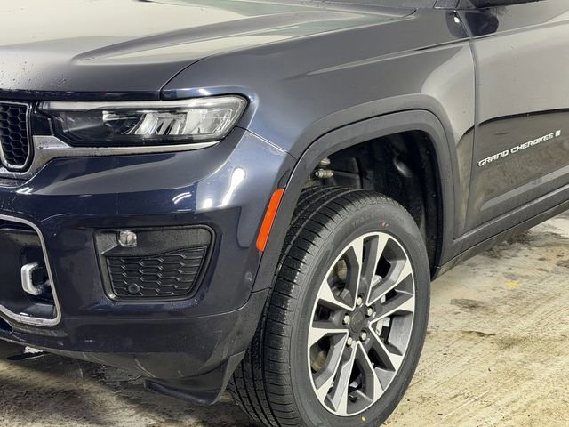 Used 2023 Jeep Grand Cherokee L Overland w/ Rear Seat Video Group I image 9