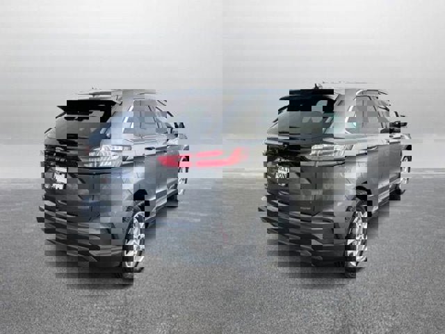 Certified 2024 Ford Edge SEL image 3