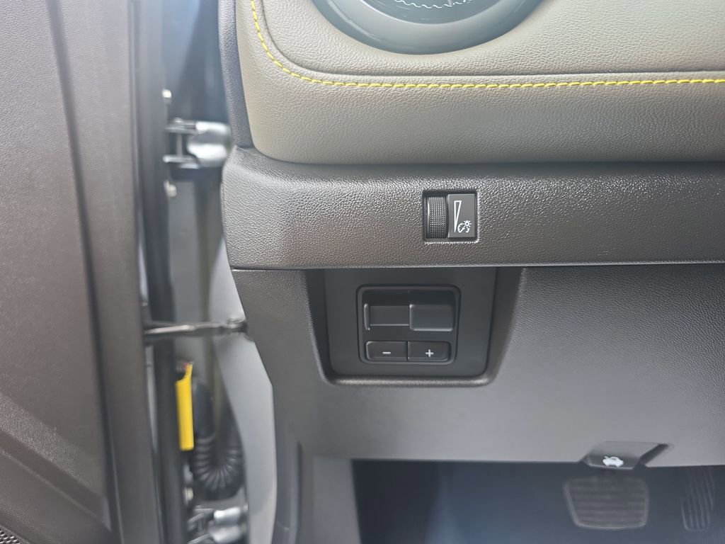 Used 2024 Chevrolet Colorado ZR2 w/ Technology Package image 24