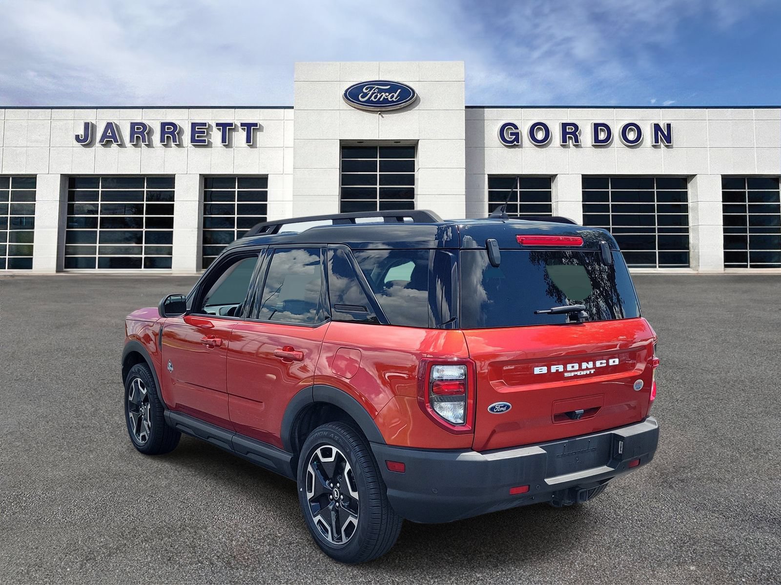 Certified 2022 Ford Bronco Sport Outer Banks w/ Tech Package AWD/4WD image 3