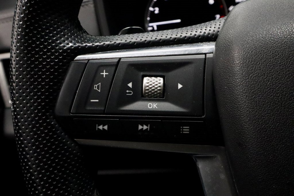 Used 2022 Mitsubishi Outlander SE image 29