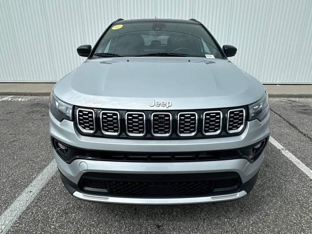 Used 2025 Jeep Compass Limited AWD/4WD image 11