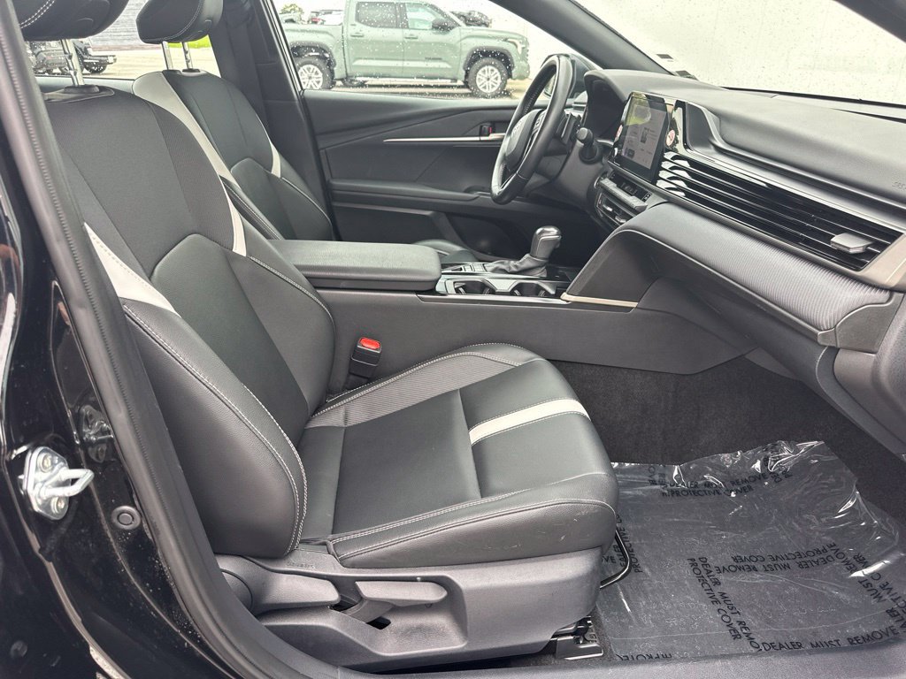Used 2025 Toyota Camry SE FWD image 27