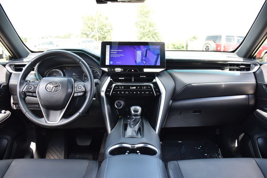 Used 2024 Toyota Venza XLE AWD/4WD image 14