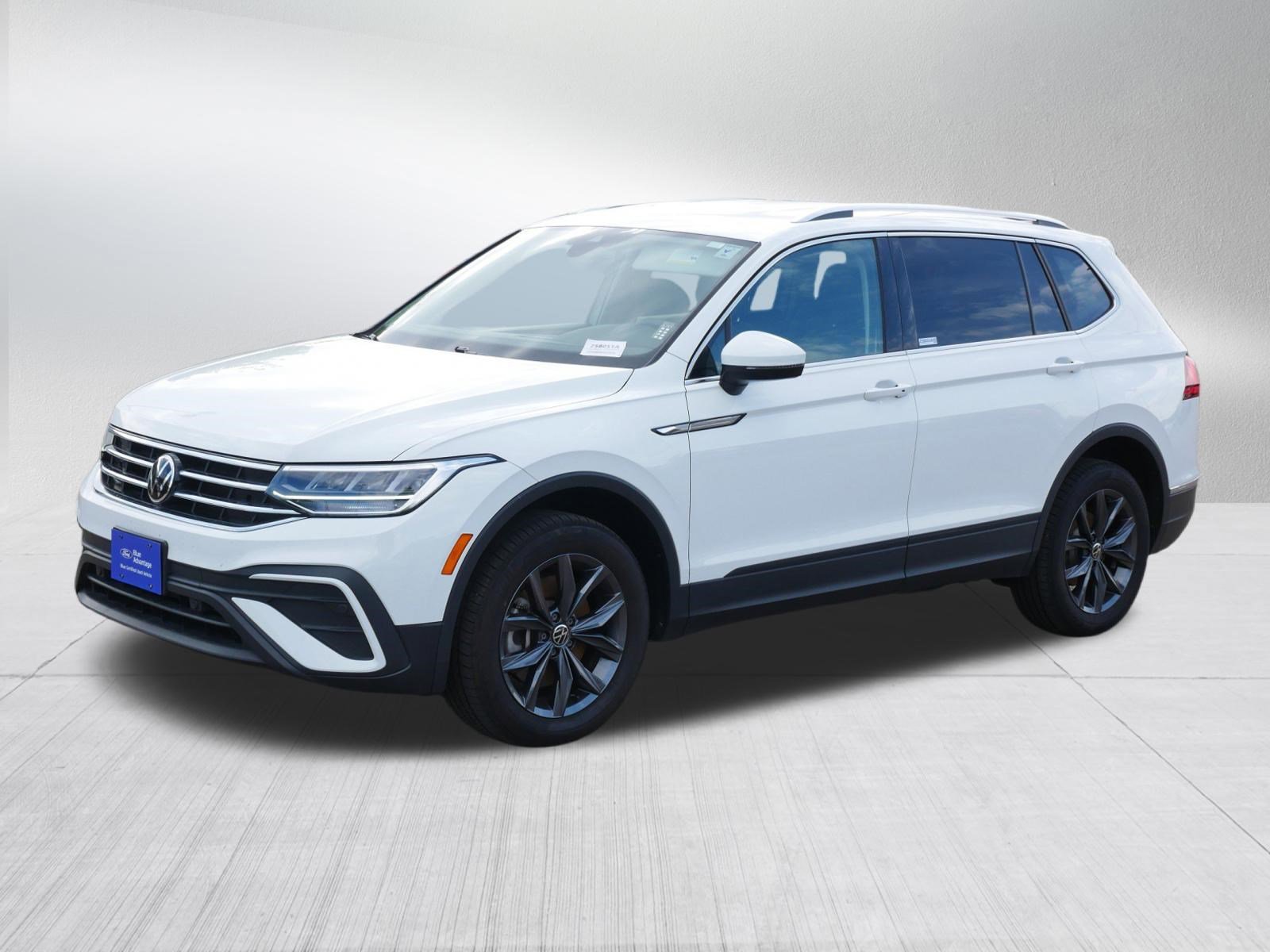 Used 2022 Volkswagen Tiguan SE AWD/4WD image 3