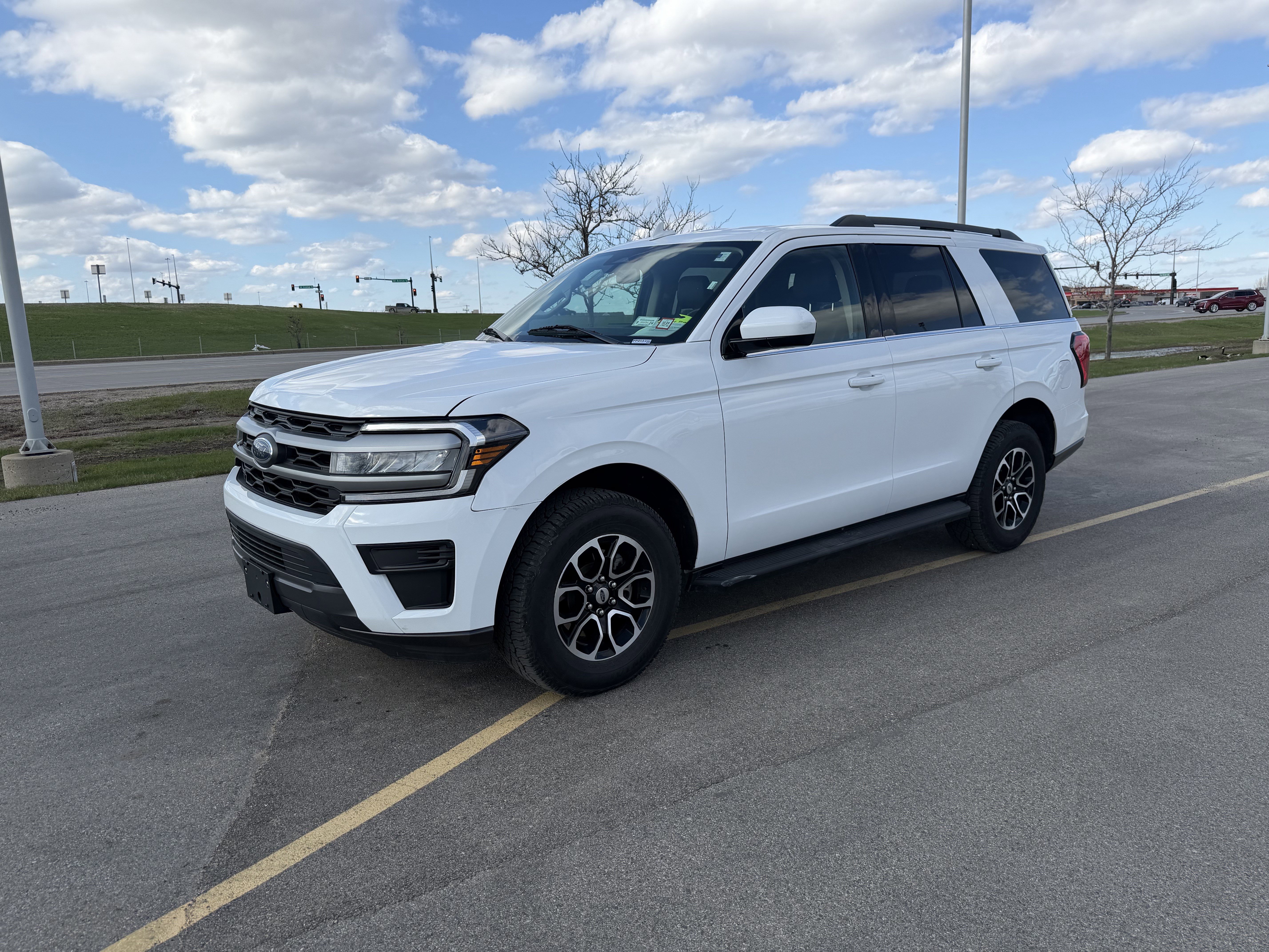 Certified 2024 Ford Expedition XLT AWD/4WD image 2