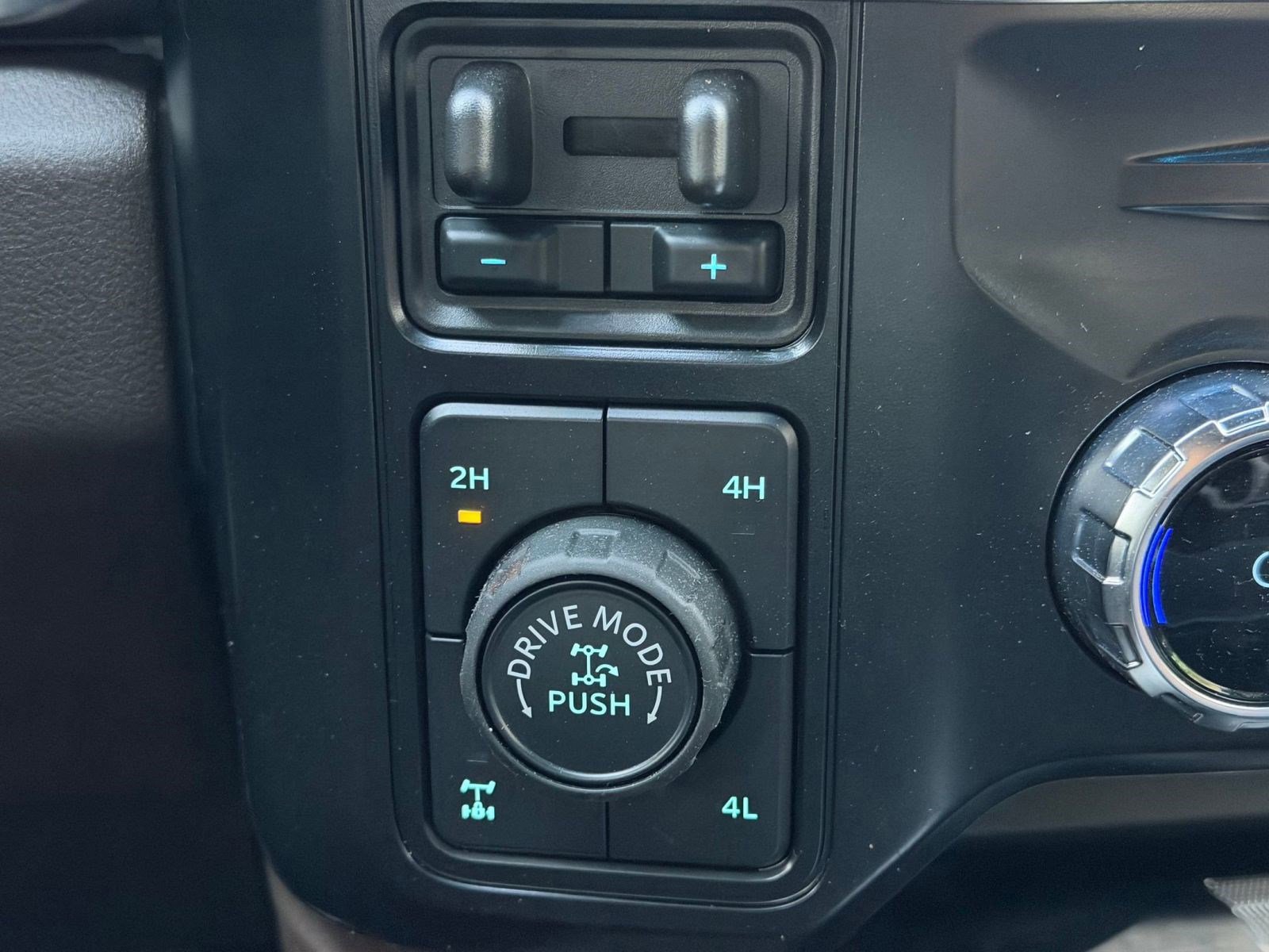 Certified 2025 Ford F250 King Ranch w/ Tremor Off-Road Package image 31