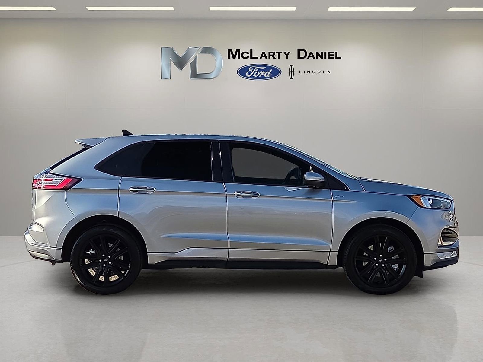 Certified 2024 Ford Edge ST-Line w/ Class II Trailer Tow Package AWD/4WD image 6