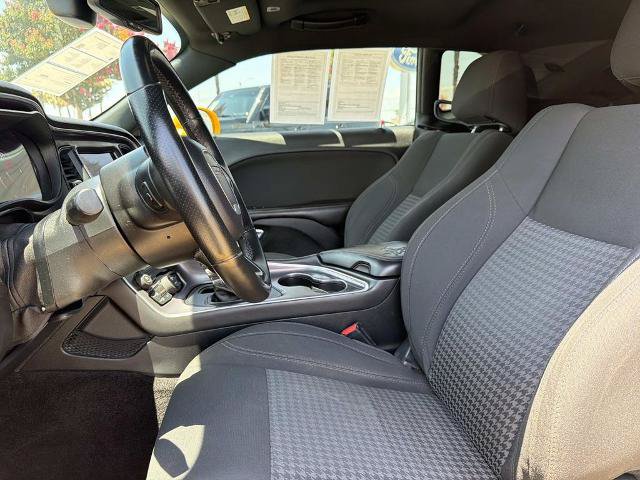 Used 2018 Dodge Challenger SXT w/ Blacktop Package RWD image 21