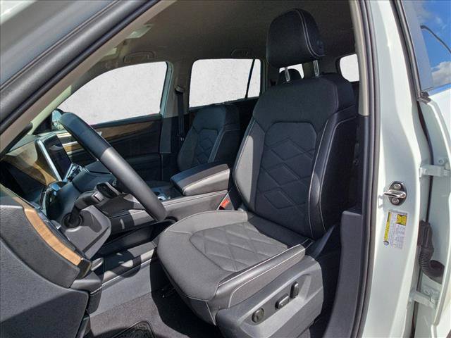 Used 2025 Volkswagen Atlas SE FWD image 15