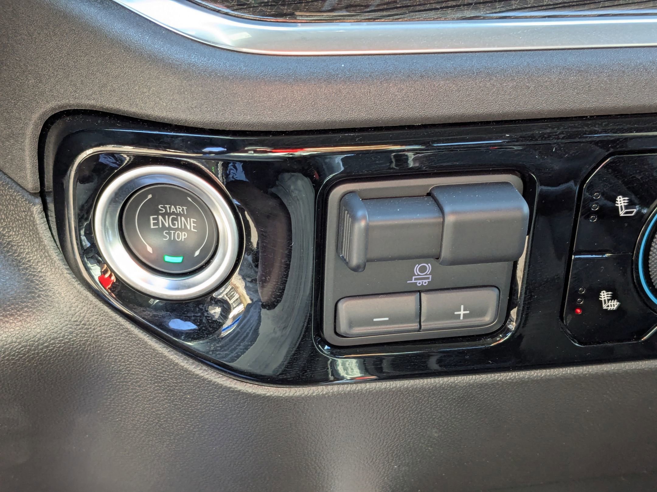 Used 2025 Chevrolet Silverado 1500 RST w/ Convenience Package II image 26