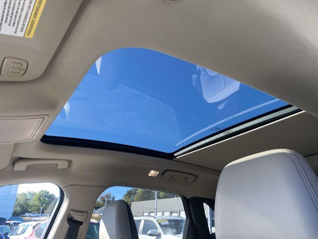 Certified 2020 Ford Escape Titanium AWD/4WD image 17