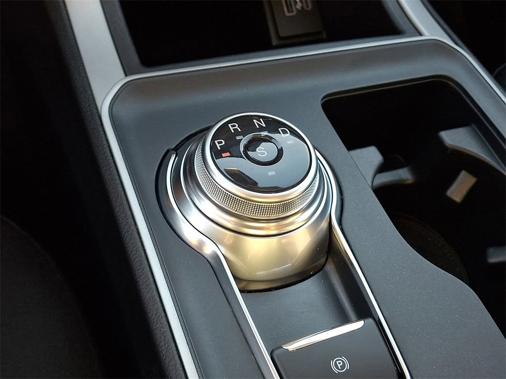 Certified 2022 Ford Edge SE w/ Black Appearance Package image 15