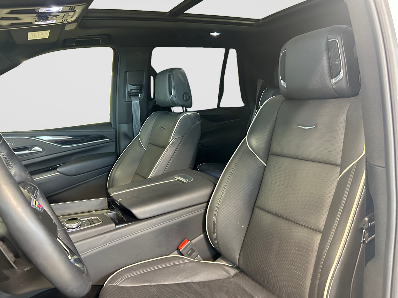 Used 2024 Cadillac Escalade Sport w/ LPO, ONYX Package AWD/4WD image 8