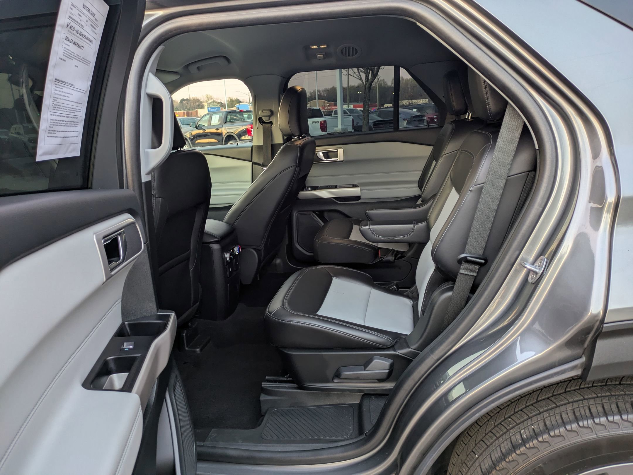 Certified 2024 Ford Explorer XLT w/ Equipment Group 202A image 27