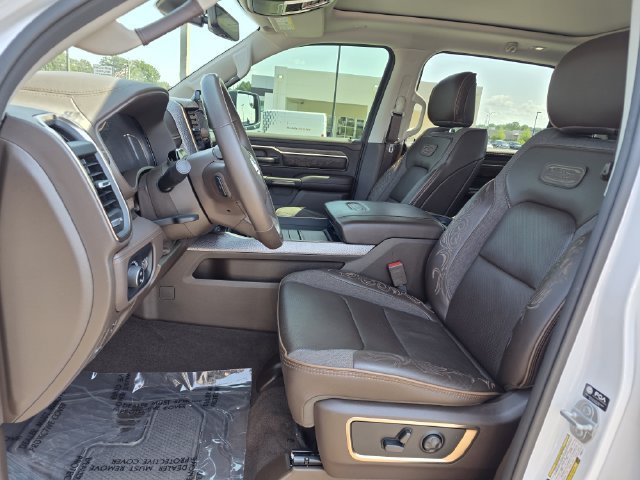 Used 2025 RAM 1500 Limited AWD/4WD image 14