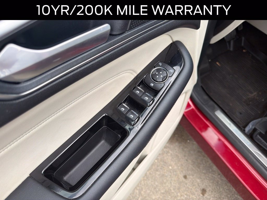 Certified 2019 Ford Edge Titanium FWD image 5