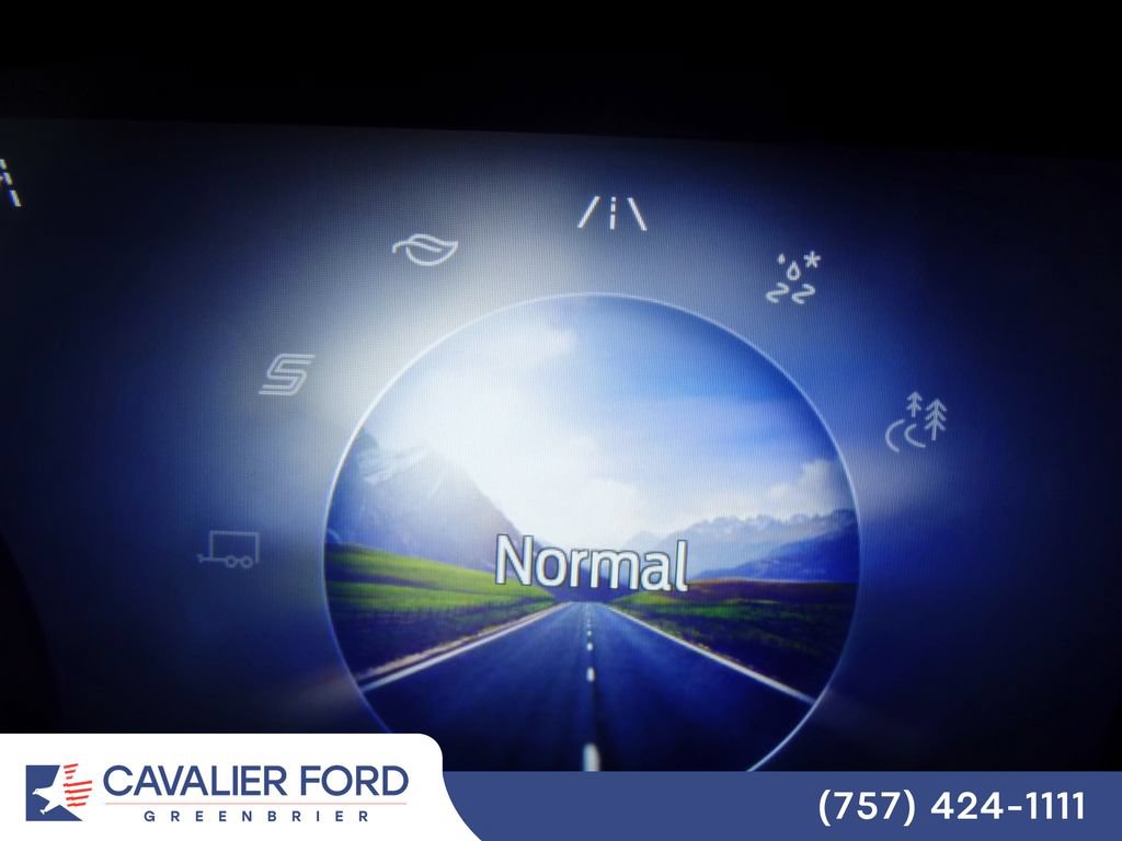 Certified 2022 Ford Explorer XLT w/ Equipment Group 202A RWD image 32