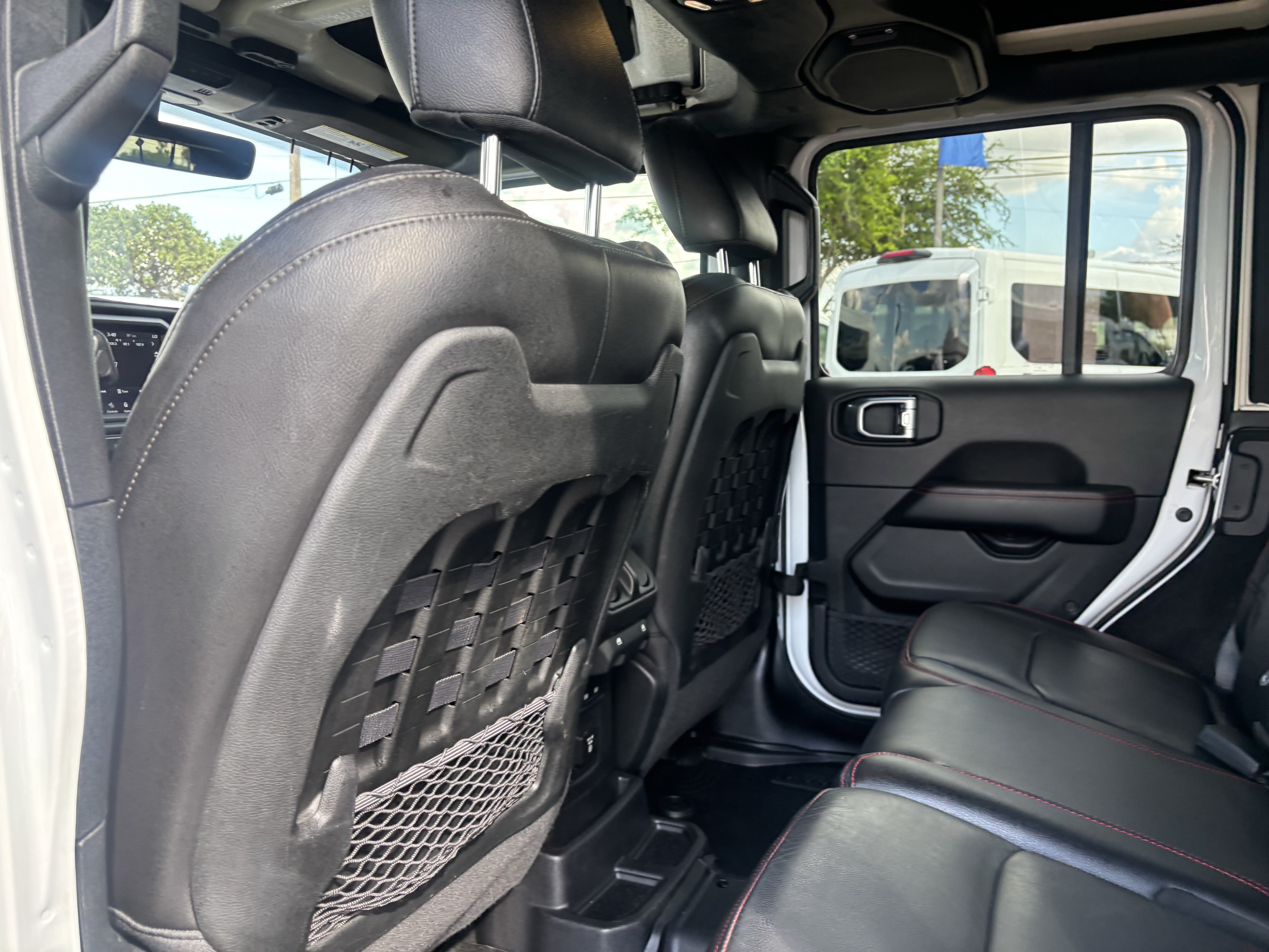 Used 2021 Jeep Wrangler Unlimited Rubicon AWD/4WD image 17