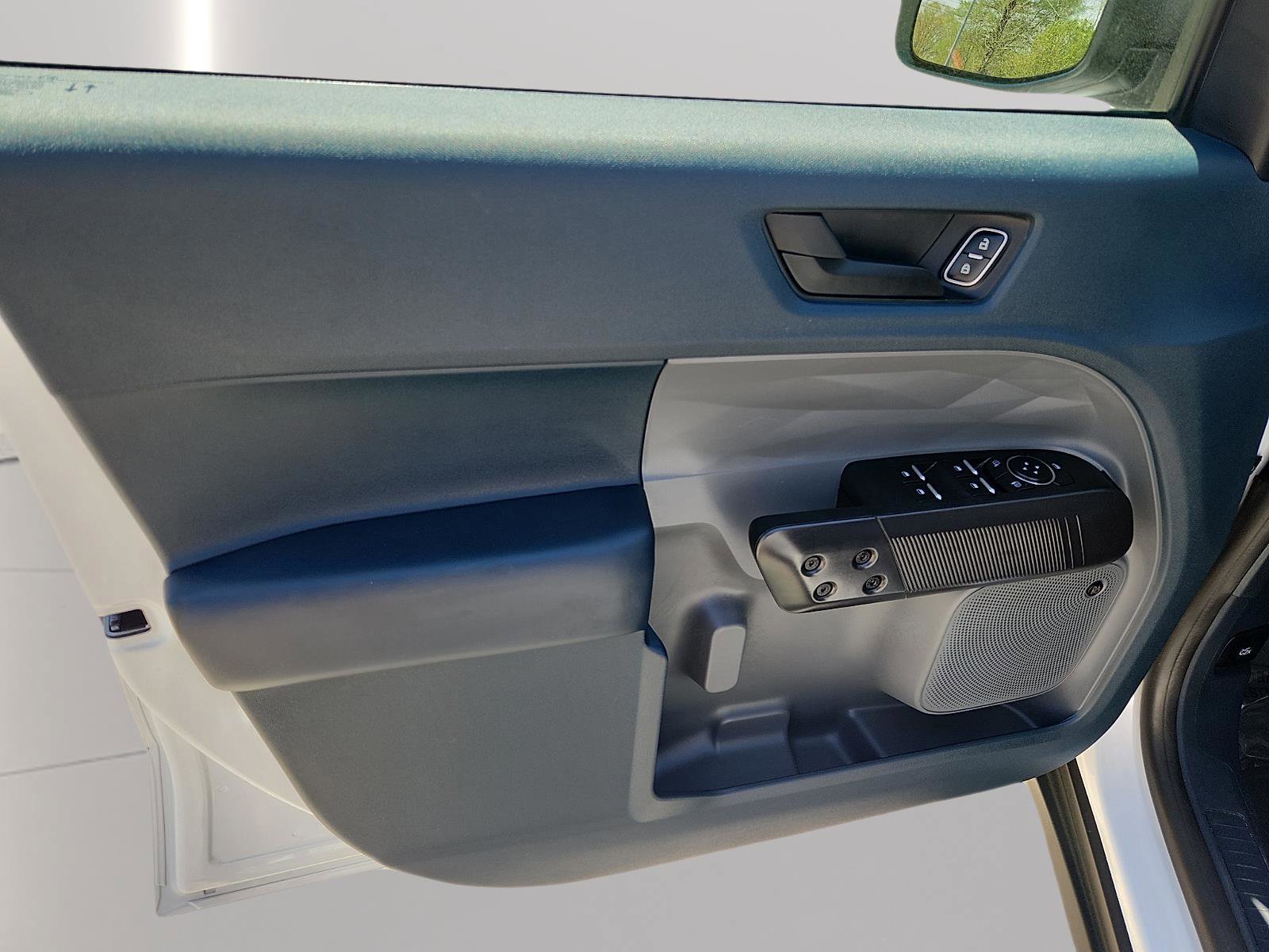 Certified 2024 Ford Maverick Lariat w/ Black Appearance Package image 10