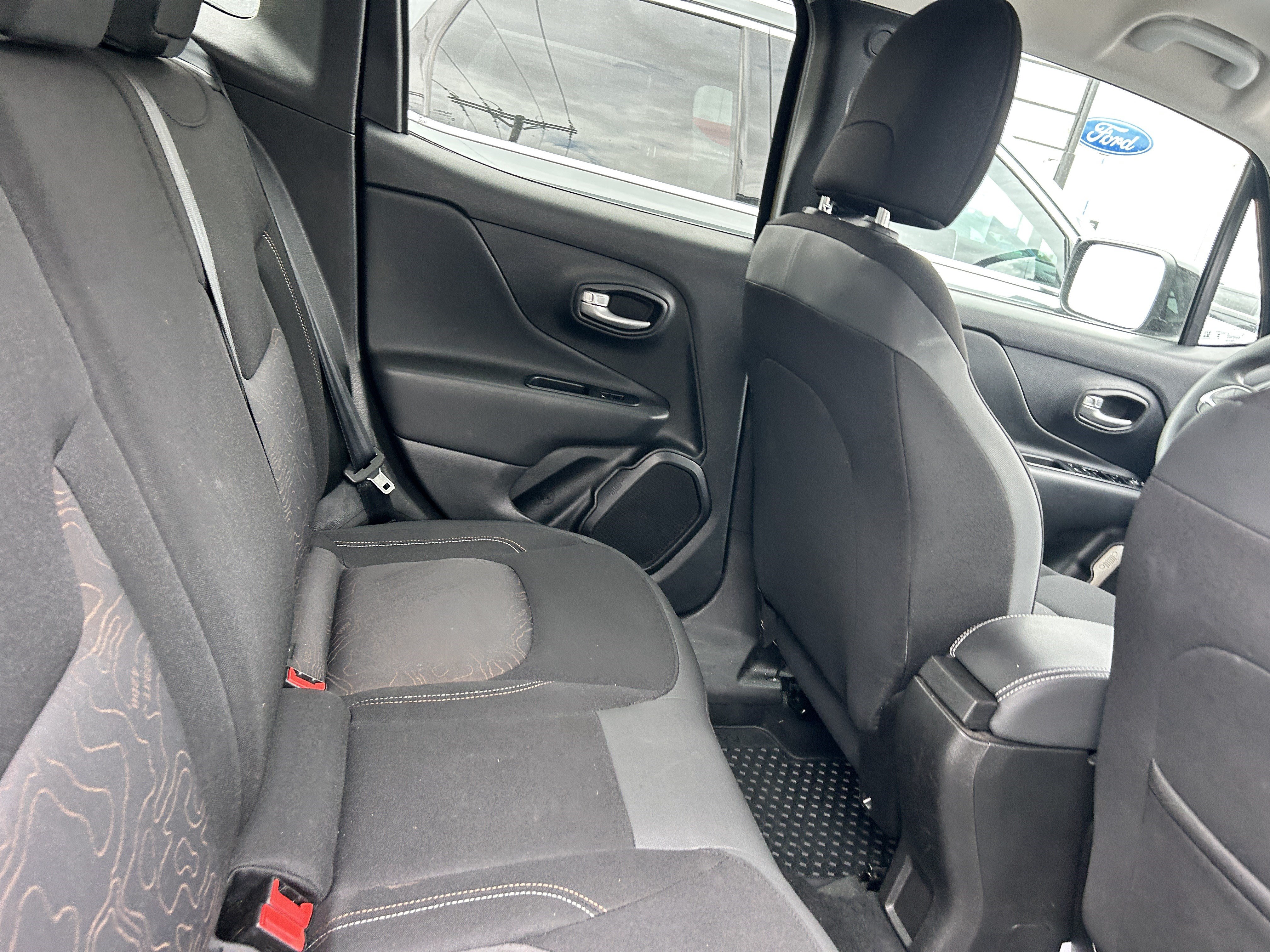 Used 2023 Jeep Renegade Latitude AWD/4WD image 12