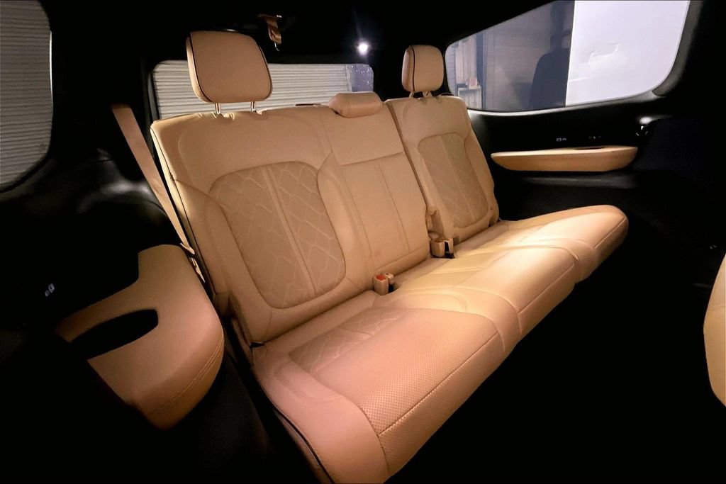 Used 2022 Jeep Grand Wagoneer Series III AWD/4WD image 23