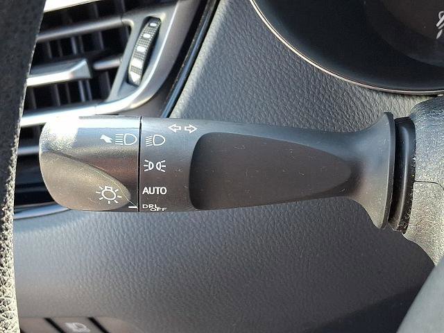 Used 2020 Toyota C-HR LE image 24