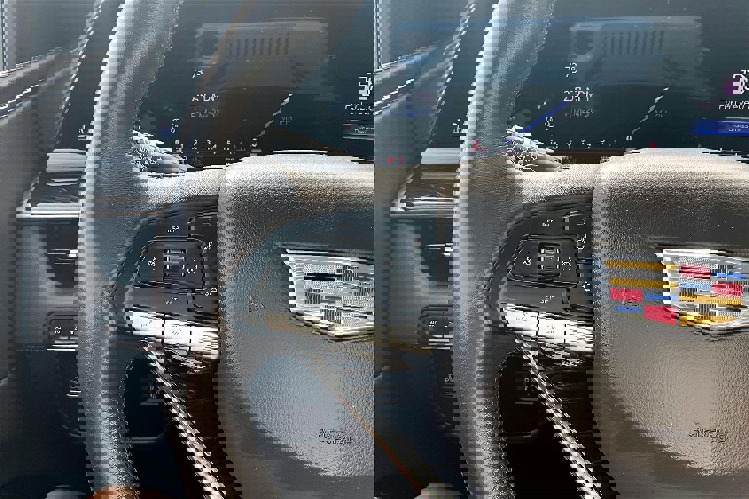 Used 2023 Cadillac Escalade Premium Luxury image 18