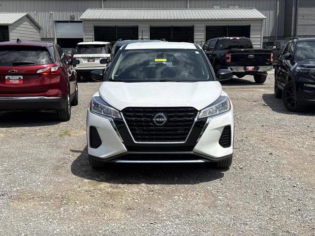Used 2024 Nissan Kicks S FWD image 2