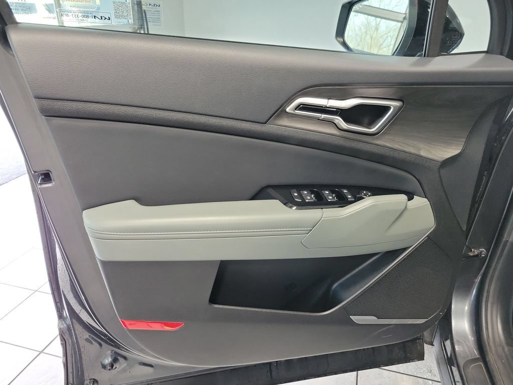 Used 2023 Kia Sportage X-Line w/ X-Line Premium Package AWD/4WD image 39