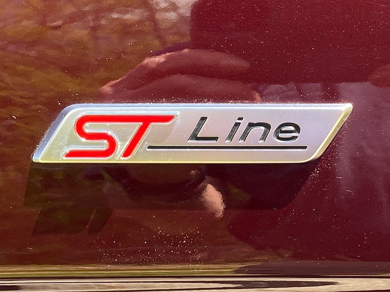 Certified 2022 Ford Edge ST-Line w/ Class II Trailer Tow Package AWD/4WD image 11