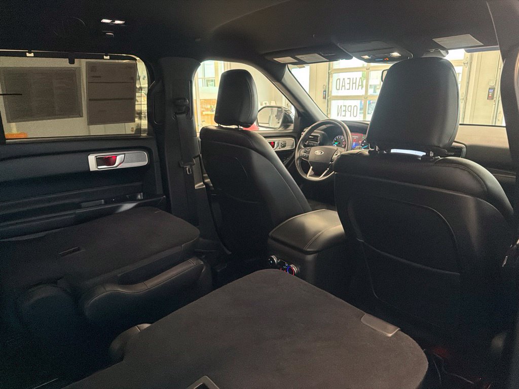 Certified 2020 Ford Explorer Limited w/ Hybrid Equipment Group 310A AWD/4WD image 29