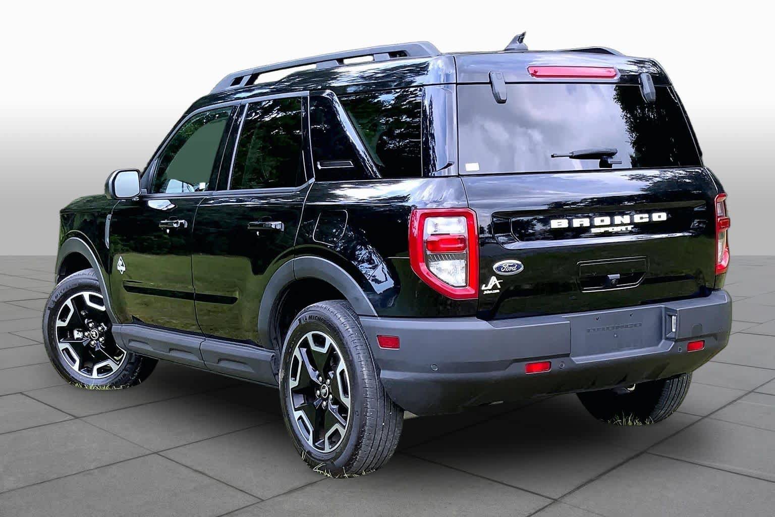 Certified 2024 Ford Bronco Sport Outer Banks w/ Tech Package AWD/4WD image 12