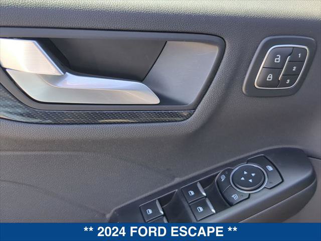 Certified 2024 Ford Escape ST-Line Select w/ Tech Pack #2 AWD/4WD image 9