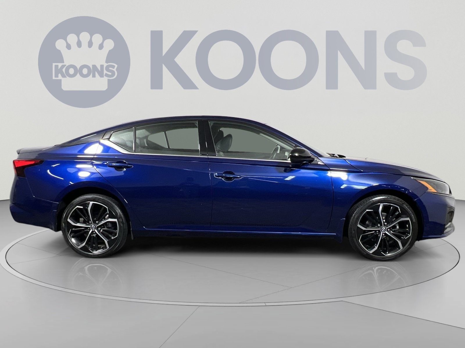 Used 2023 Nissan Altima 2.5 SR AWD/4WD image 12