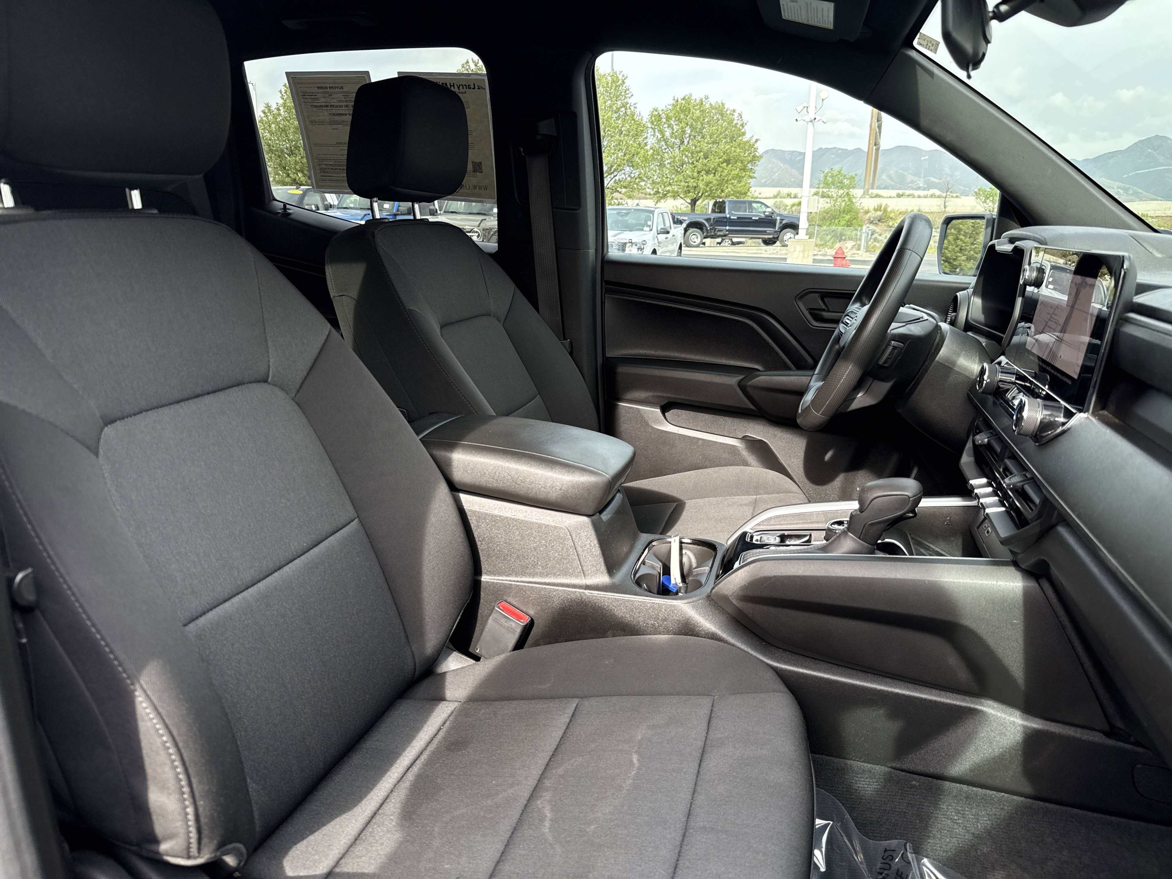 Used 2023 Chevrolet Colorado Trail Boss w/ Technology Package AWD/4WD image 28