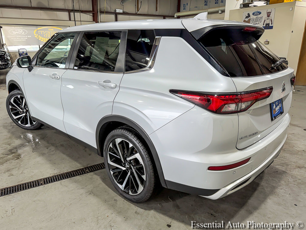 Used 2024 Mitsubishi Outlander SE AWD/4WD image 5