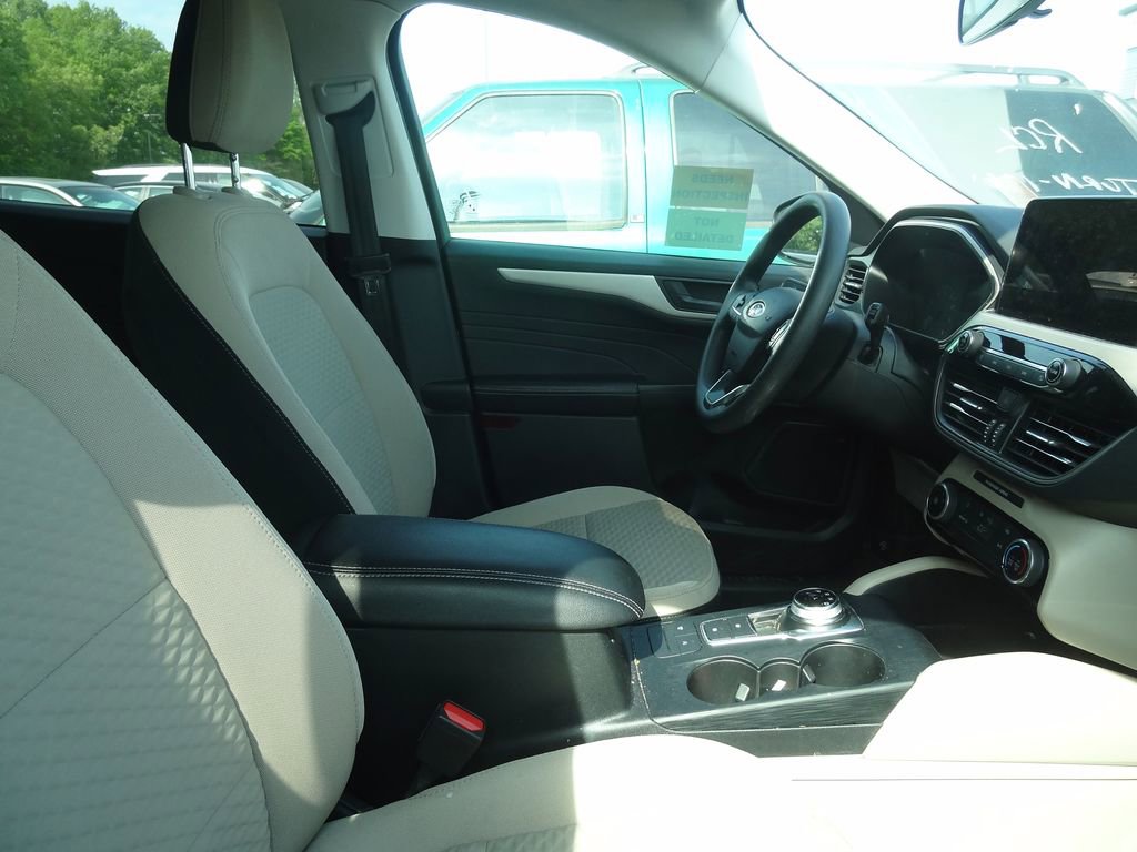 Certified 2022 Ford Escape SE image 10