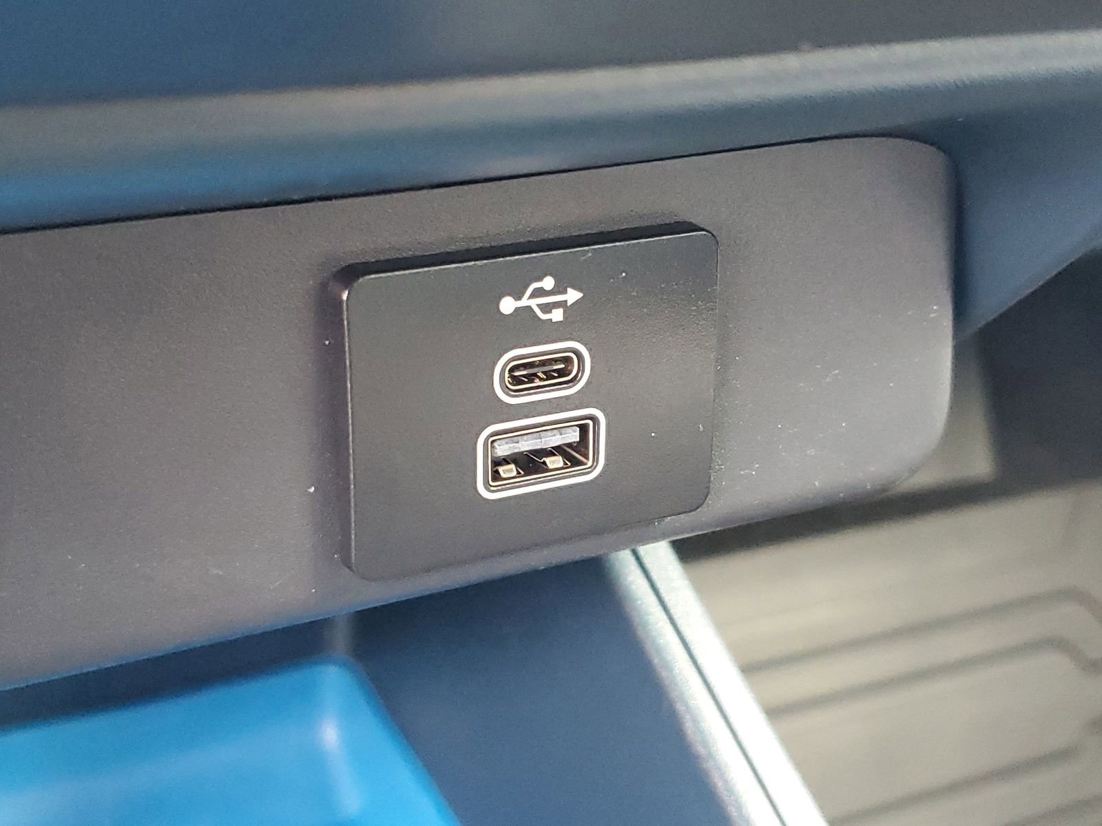 Certified 2025 Ford Maverick XLT w/ Equipment Group 301A AWD/4WD image 24