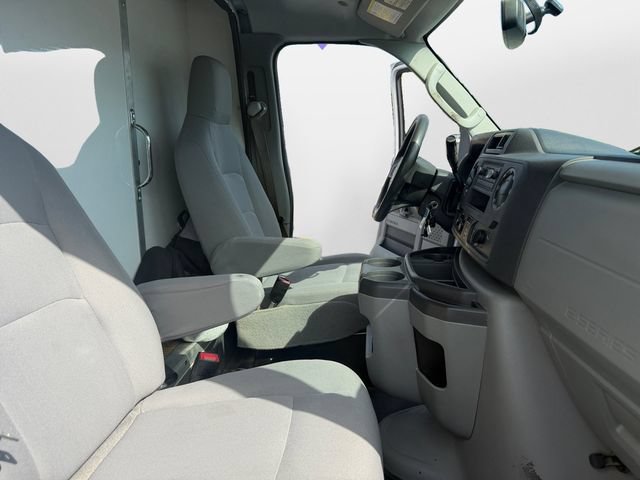 Certified 2022 Ford E-350 and Econoline 350 Super Duty w/ Power Windows & Locks Group RWD image 15