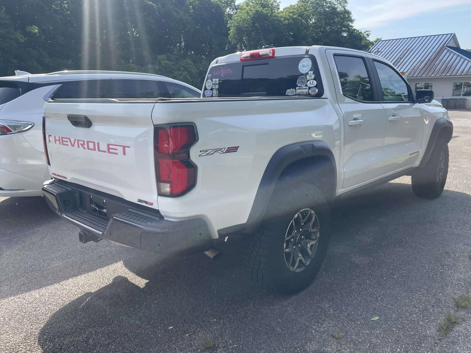 Used 2025 Chevrolet Colorado ZR2 w/ Technology Package AWD/4WD image 8